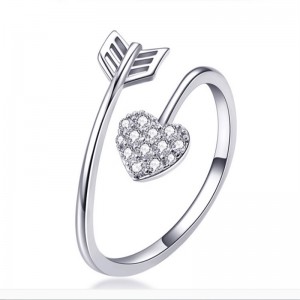 Cupidonul iubește inelul zeului