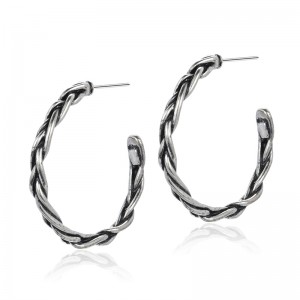 Versiunea coreeană a modei și cerceii frumoși